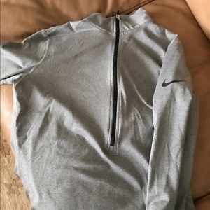 Nike Pro half zip, like new! Size L dri fit